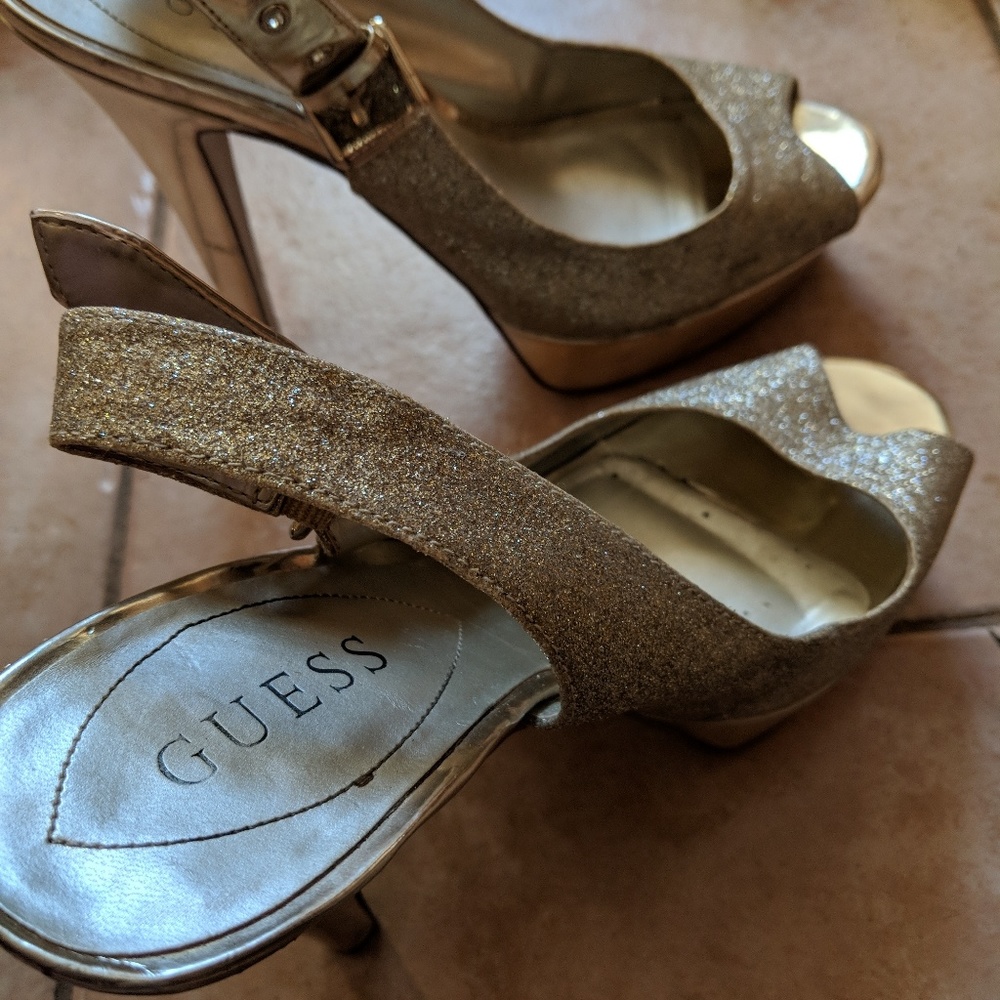 High-heel shoe